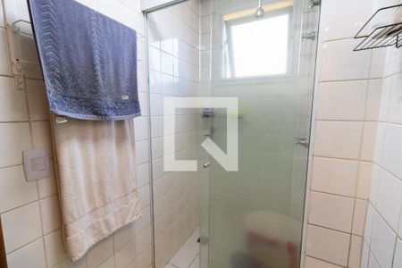 Banheiro de apartamento à venda com 3 quartos, 100m² em Azenha, Porto Alegre
