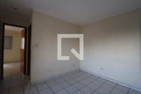 Sala de apartamento para alugar com 2 quartos, 65m² em Vila Antonieta, São Paulo