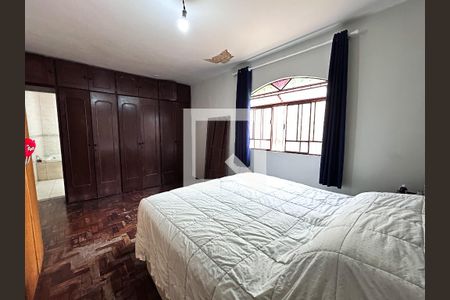 Casa à venda com 4 quartos, 244m² em Pedra Azul, Contagem