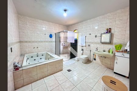 Casa à venda com 4 quartos, 244m² em Pedra Azul, Contagem