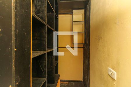 Closet do quarto 1 de casa para alugar com 2 quartos, 75m² em Iguatemi, São Paulo