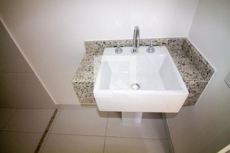Banheiro de kitnet/studio à venda com 1 quarto, 30m² em Vila Cordeiro, São Paulo