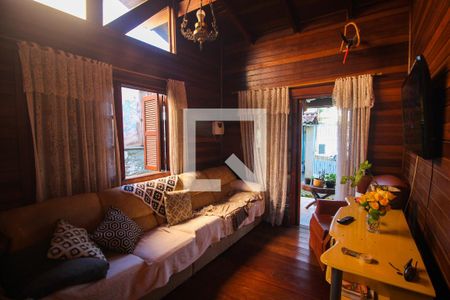 Sala de casa à venda com 2 quartos, 56m² em Cristal, Porto Alegre
