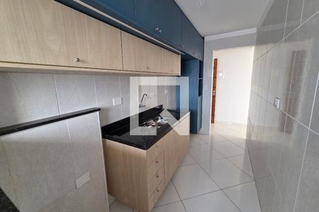 Cozinha de apartamento para alugar com 2 quartos, 60m² em Cidade Ocian, Praia Grande