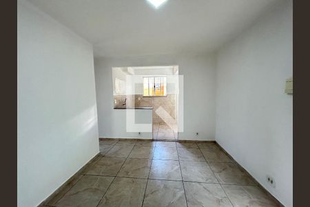 Sala de casa para alugar com 2 quartos, 60m² em Guadalupe, Rio de Janeiro