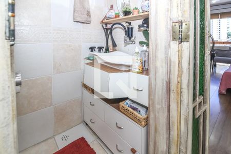 Lavabo de apartamento à venda com 2 quartos, 64m² em Vila Anglo Brasileira, São Paulo