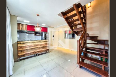 Sala de apartamento para alugar com 2 quartos, 74m² em Santo Amaro, São Paulo
