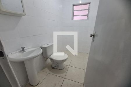 Banheiro de casa para alugar com 1 quarto, 80m² em Jardim Três Marias, São Paulo