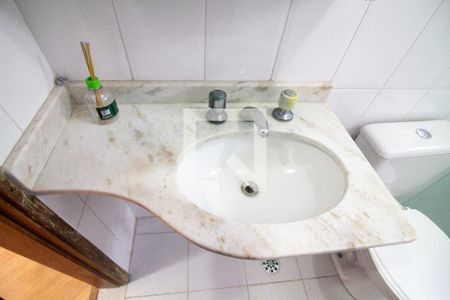 Banheiro de apartamento para alugar com 2 quartos, 54m² em Vila das Belezas, São Paulo