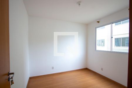 Quarto 2 de apartamento para alugar com 2 quartos, 42m² em Vila Lage, São Gonçalo