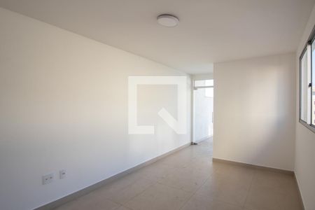 Sala 2 de apartamento para alugar com 2 quartos, 80m² em Cabral, Contagem