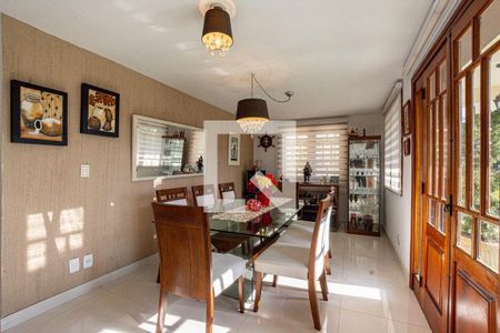 Casa à venda com 4 quartos, 445m² em Camboinhas, Niterói