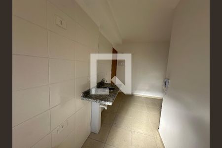 Cozinha de apartamento para alugar com 2 quartos, 46m² em Parque Sao Vicente, São Vicente