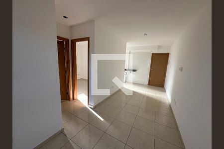 Sala de apartamento para alugar com 2 quartos, 46m² em Parque Sao Vicente, São Vicente