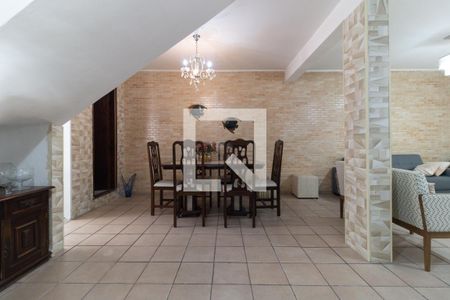 Sala de casa à venda com 3 quartos, 166m² em Vila Santo Estefano, São Paulo