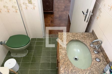 Banheiro de apartamento para alugar com 1 quarto, 67m² em Pompéia, Santos