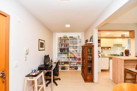 Sala de apartamento à venda com 1 quarto, 48m² em Vila Ipiranga, Porto Alegre