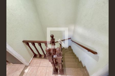 Escada de casa à venda com 2 quartos, 106m² em Jardim Frizzo, Guarulhos