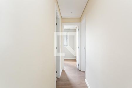 Corredor  de apartamento à venda com 3 quartos, 55m² em Conjunto Residencial José Bonifácio, São Paulo