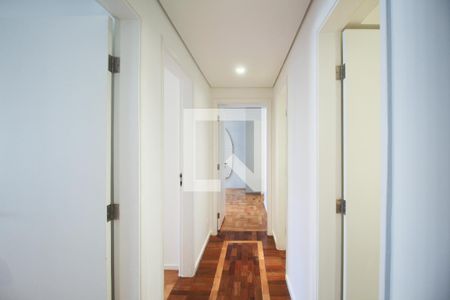 Corredor de apartamento para alugar com 3 quartos, 148m² em Itaim Bibi, São Paulo