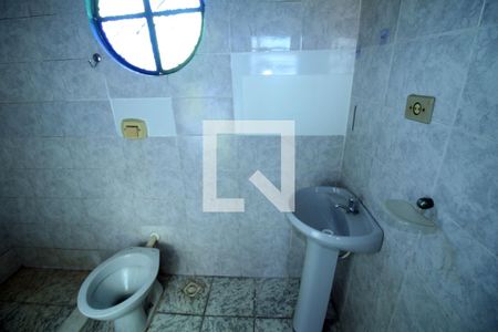 Banheiro  de casa para alugar com 1 quarto, 70m² em Rocha Miranda, Rio de Janeiro