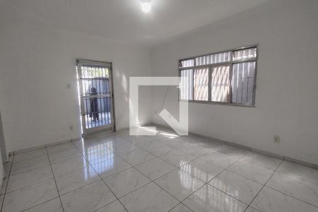 Sala de casa para alugar com 4 quartos, 268m² em Parque Beira Mar, Duque de Caxias