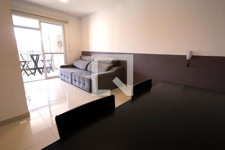 Sala de apartamento para alugar com 3 quartos, 77m² em Vila Scarpelli, Santo André