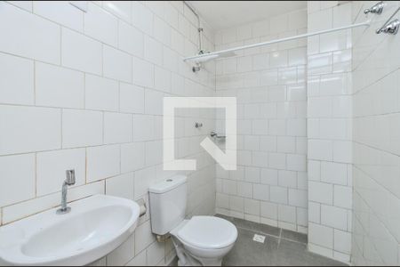 Banheiro de kitnet/studio para alugar com 1 quarto, 45m² em Concórdia, Belo Horizonte