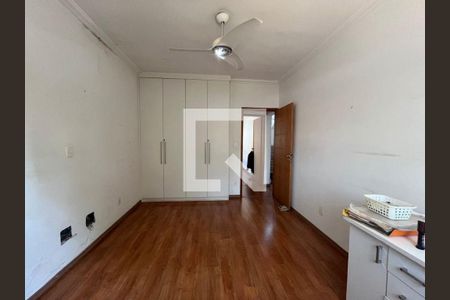 Casa à venda com 4 quartos, 371m² em Vila Cordeiro, São Paulo
