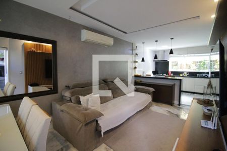 Sala de casa à venda com 5 quartos, 170m² em Taquara, Rio de Janeiro
