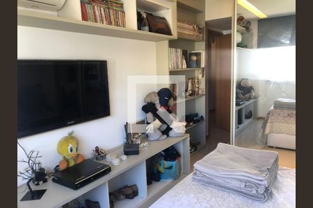 Quarto de apartamento à venda com 4 quartos, 135m² em Camboinhas, Niterói