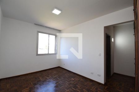 Suíte de apartamento para alugar com 3 quartos, 125m² em Centro Cívico, Curitiba
