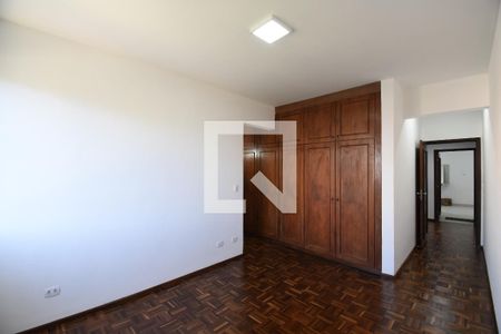 Suíte de apartamento para alugar com 3 quartos, 125m² em Centro Cívico, Curitiba