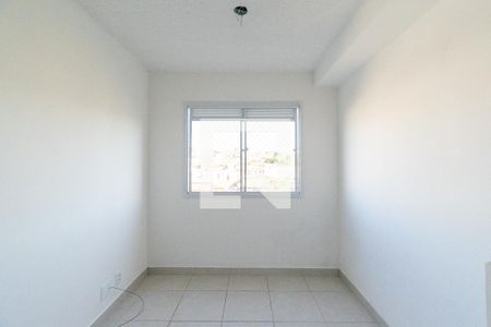 Sala  de apartamento para alugar com 1 quarto, 28m² em Jardim Itacolomi, São Paulo