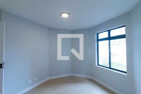Quarto 1 de apartamento à venda com 2 quartos, 73m² em Bacacheri, Curitiba