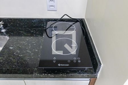 Cozinha de kitnet/studio para alugar com 1 quarto, 27m² em Bethaville I, Barueri