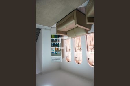 Casa para alugar com 6 quartos, 332m² em Vila Regina, São Paulo