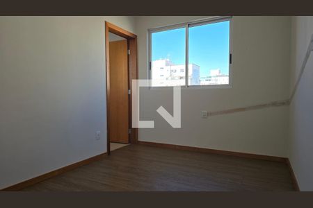 Quarto de apartamento para alugar com 2 quartos, 167m² em Sagrada Família, Belo Horizonte