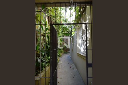 Corredor Lateral de casa para alugar com 3 quartos, 200m² em Perdizes, São Paulo