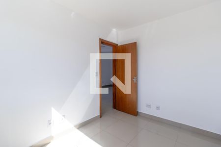 Quarto 1 de apartamento para alugar com 2 quartos, 45m² em Letícia, Belo Horizonte