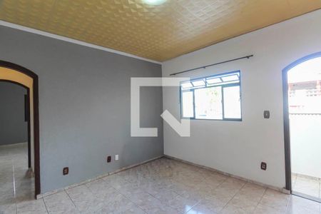 Sala de casa para alugar com 2 quartos, 250m² em Jardim Guairaca, São Paulo