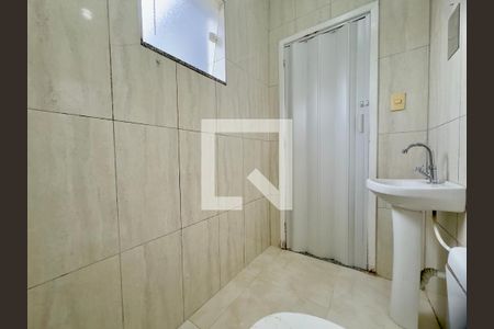 Banheiro de kitnet/studio para alugar com 1 quarto, 43m² em Vila Galvão, Guarulhos