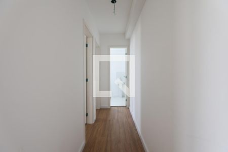 Corredor de apartamento para alugar com 2 quartos, 43m² em Jardim Tres Irmaos, Taboão da Serra