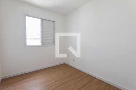 Quarto 1 de apartamento para alugar com 2 quartos, 43m² em Jardim Tres Irmaos, Taboão da Serra