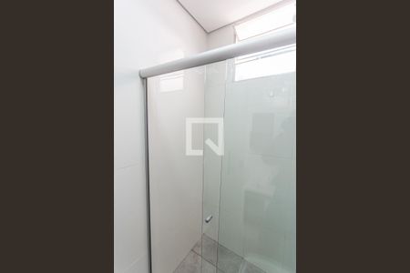 Banheiro Social de kitnet/studio para alugar com 1 quarto, 50m² em Santa Efigênia, Belo Horizonte