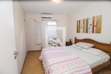 Suíte 1 de casa para alugar com 3 quartos, 300m² em Santa Teresinha, São Paulo