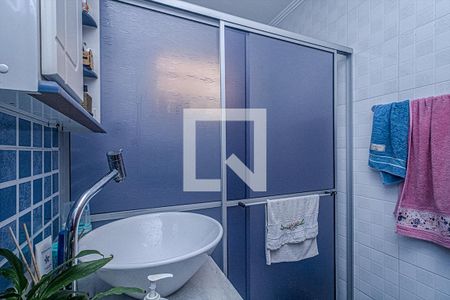 banheiro social  no piso inferior_2 de casa à venda com 2 quartos, 142m² em Parque Fongaro, São Paulo