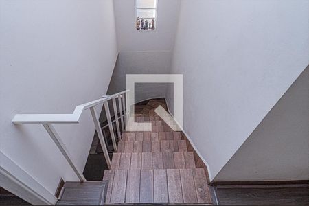 acesso para os pisos_2 de casa à venda com 2 quartos, 142m² em Parque Fongaro, São Paulo