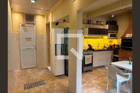 Cozinha de casa para alugar com 1 quarto, 75m² em Vila Antonieta, São Paulo