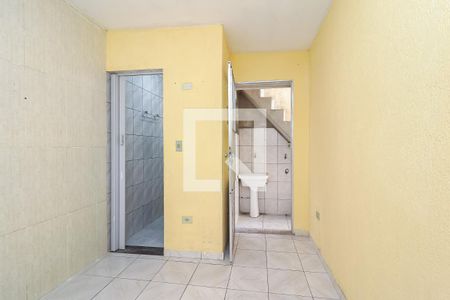 Sala de casa para alugar com 2 quartos, 45m² em Vila Chuca, São Paulo